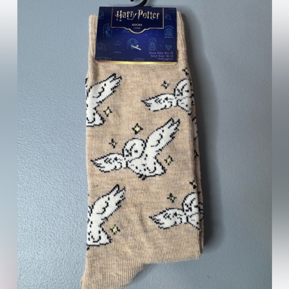 Harry Potter Hedwig Socks - Womens or Mens NEW Wizardry Owl Tan White Trouser - Picture 4 of 6